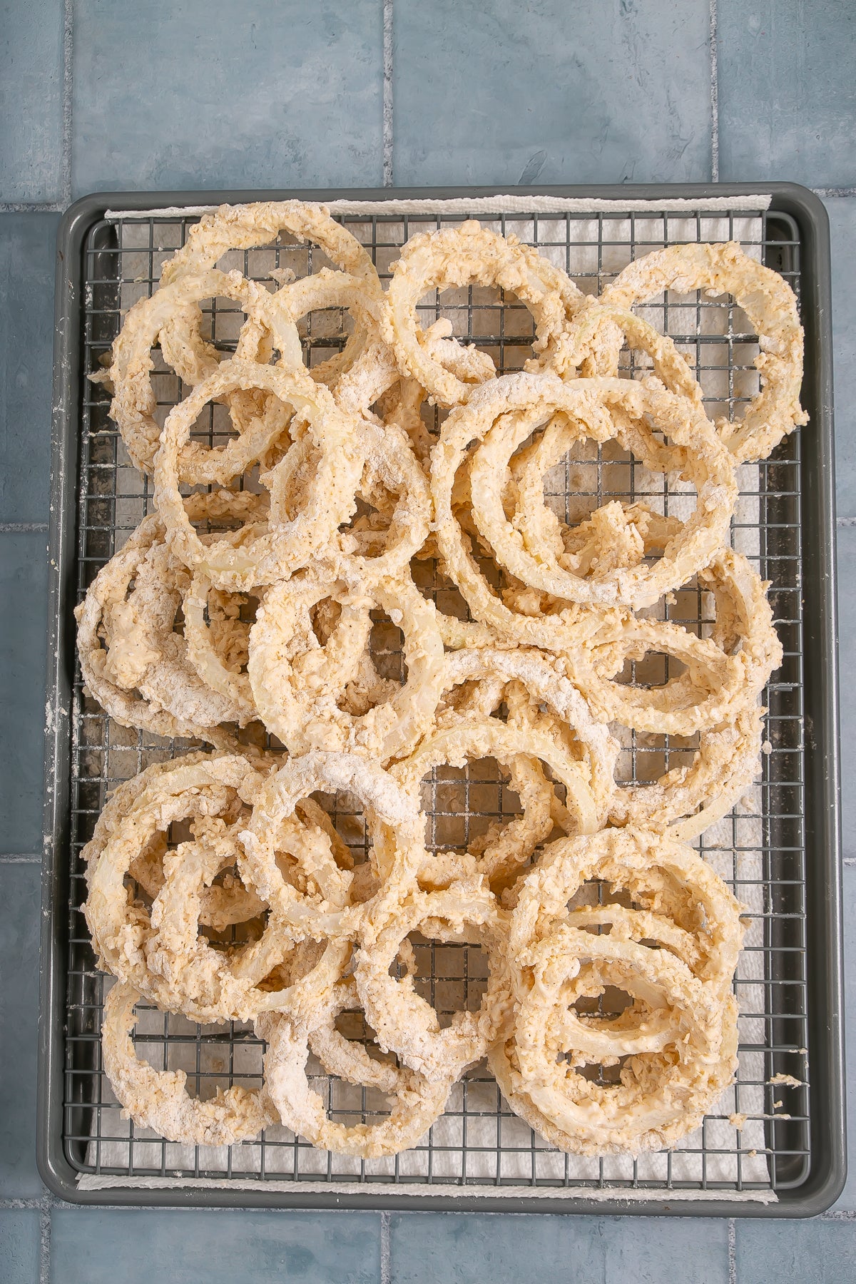 Onion Rings with Dipping Sauce