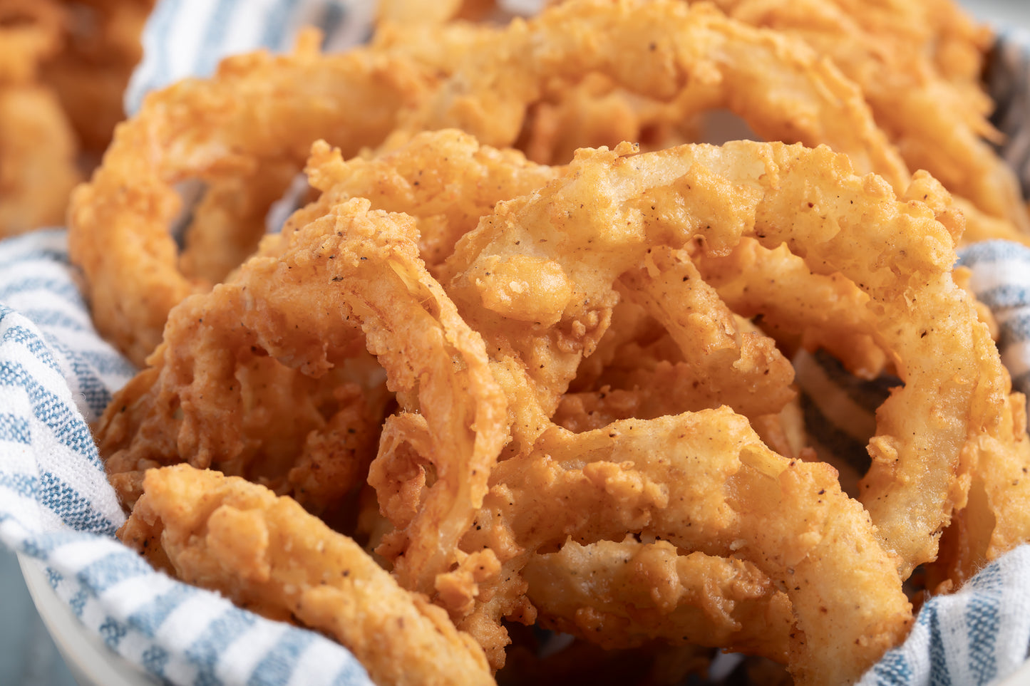 Onion Rings with Dipping Sauce