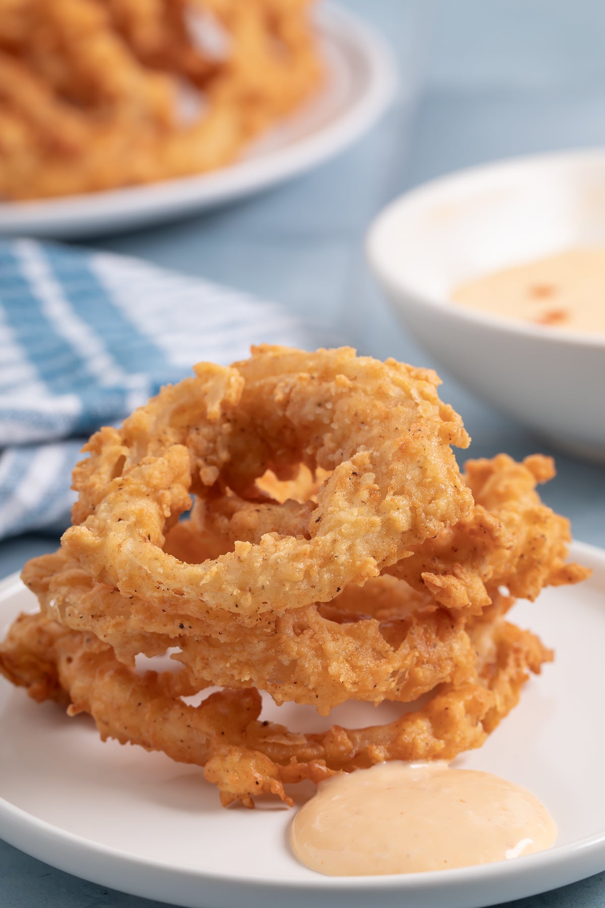 Onion Rings with Dipping Sauce