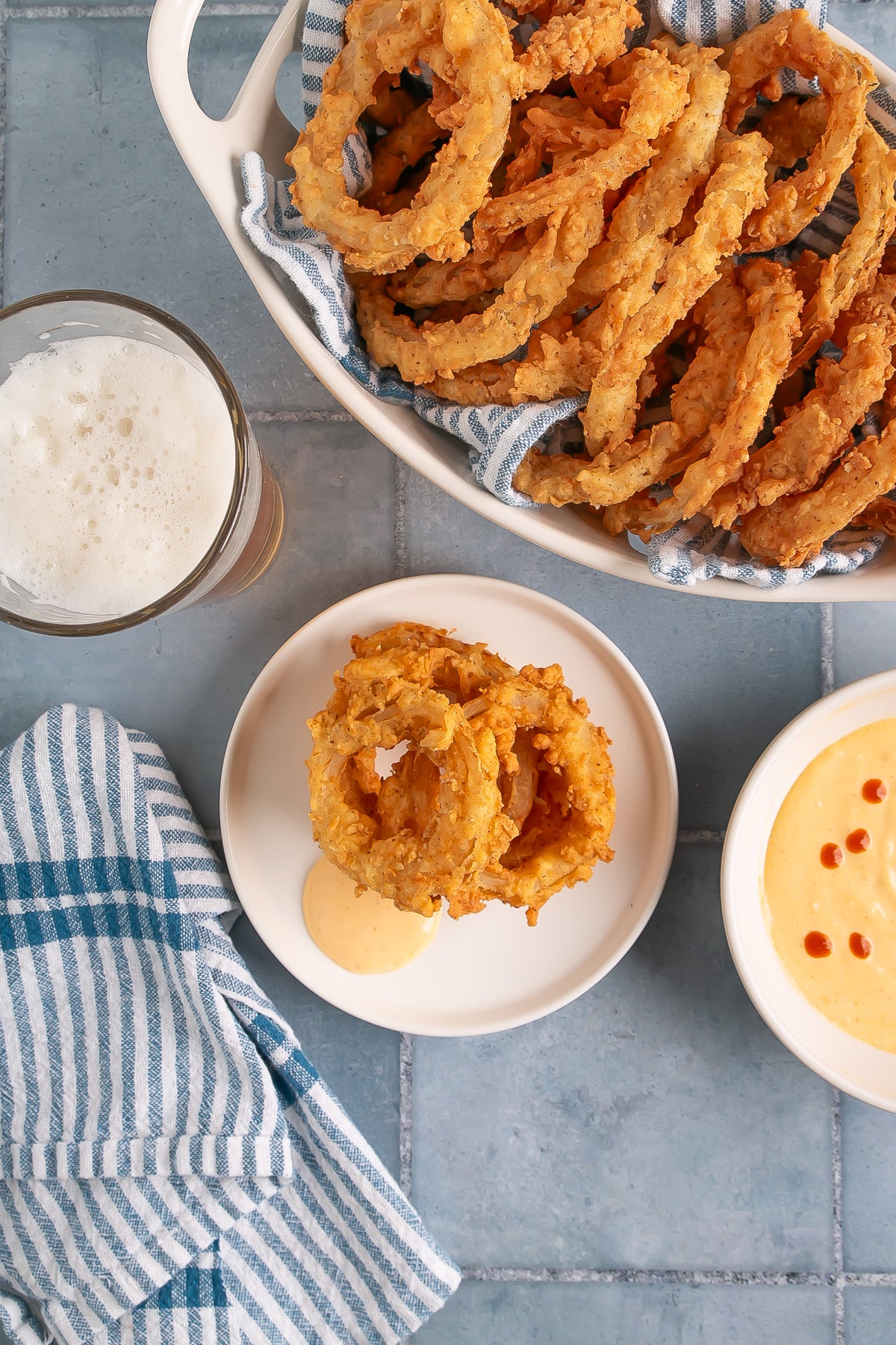 Onion Rings with Dipping Sauce
