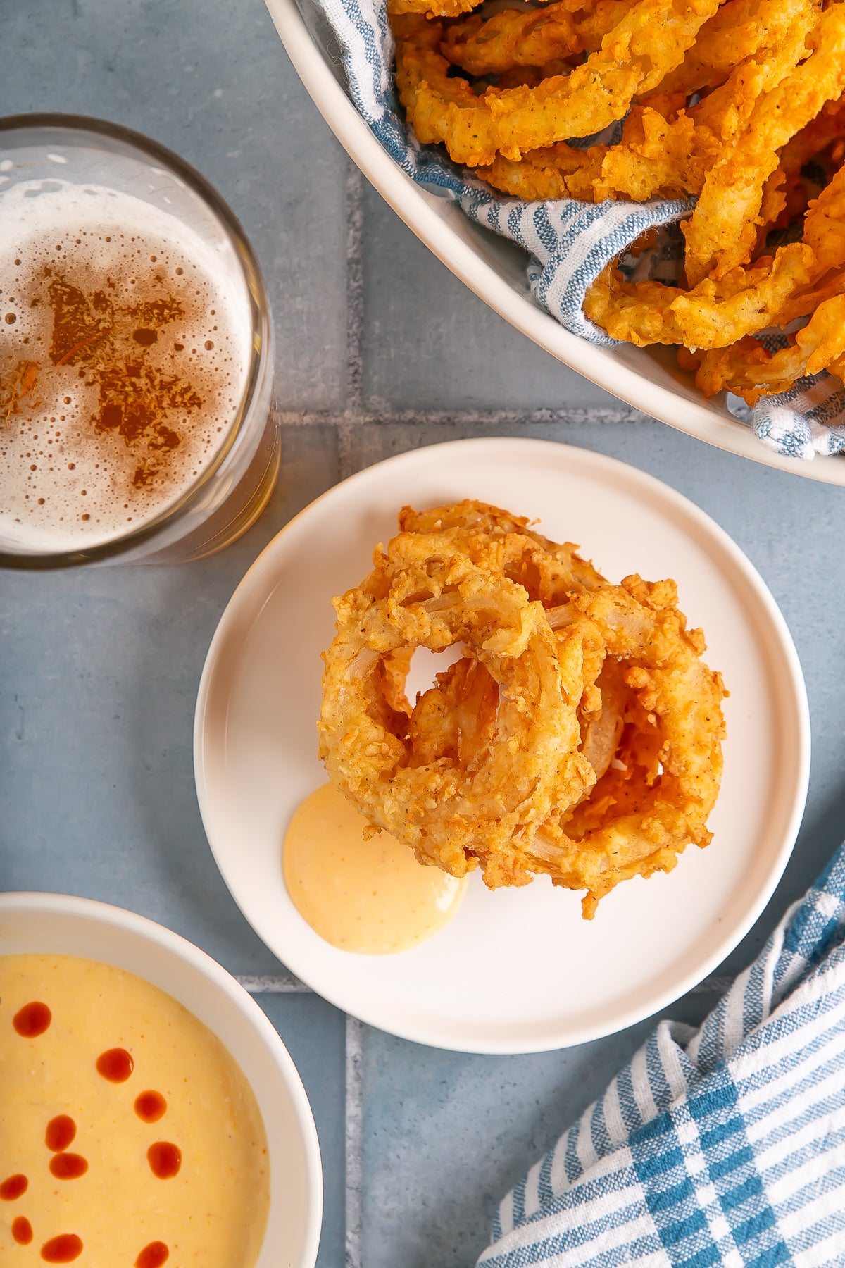 Onion Rings with Dipping Sauce