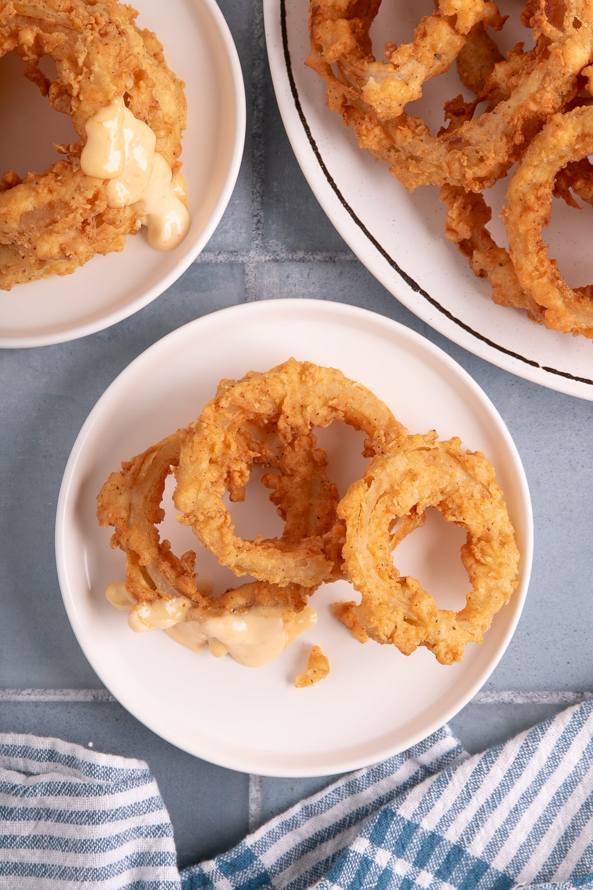 Onion Rings with Dipping Sauce