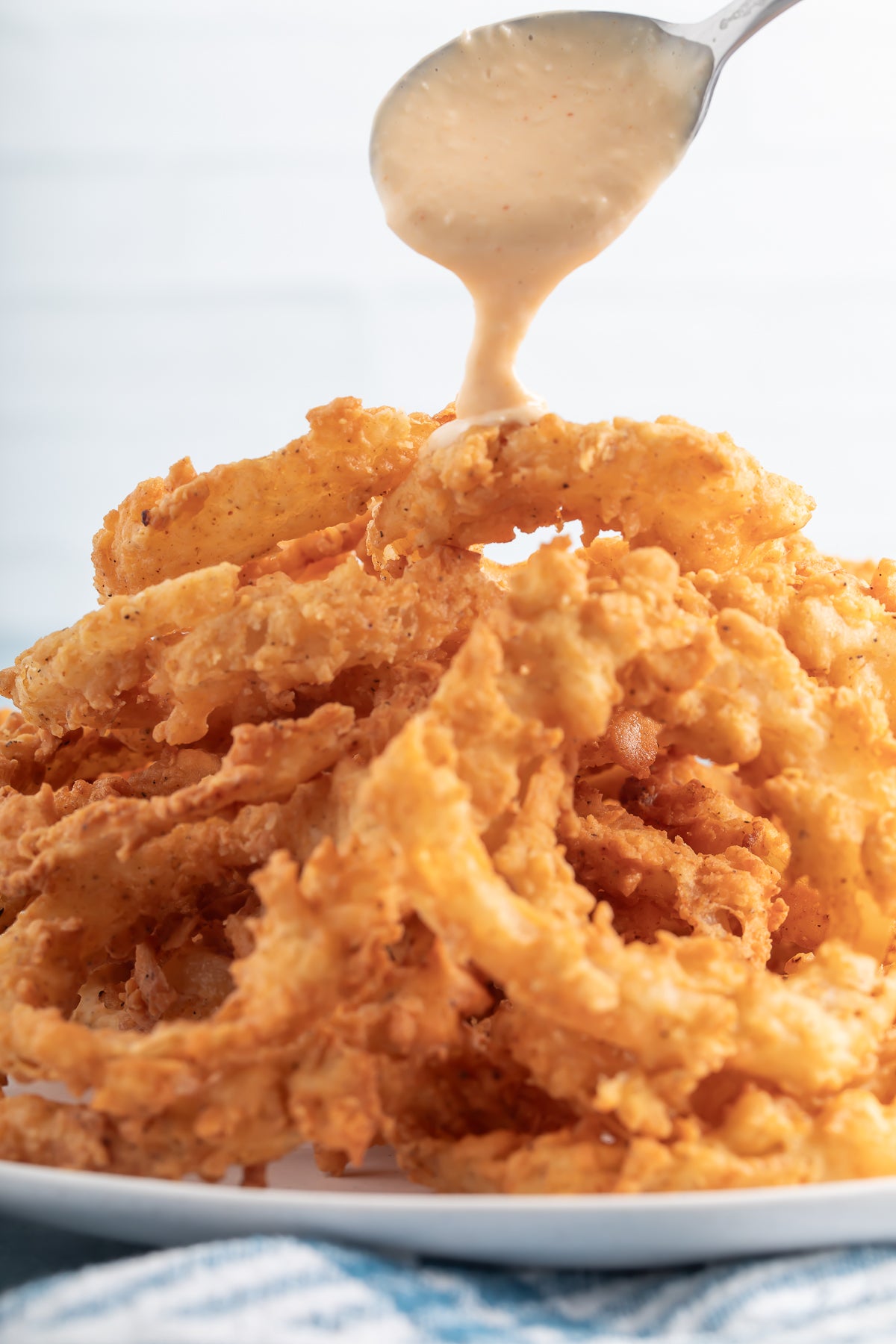 Onion Rings with Dipping Sauce