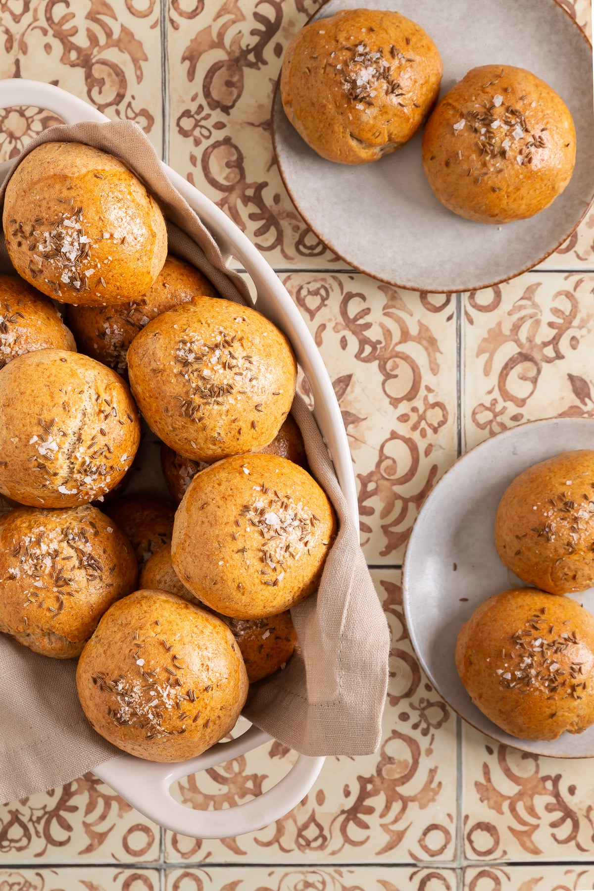 Rye Dinner Rolls